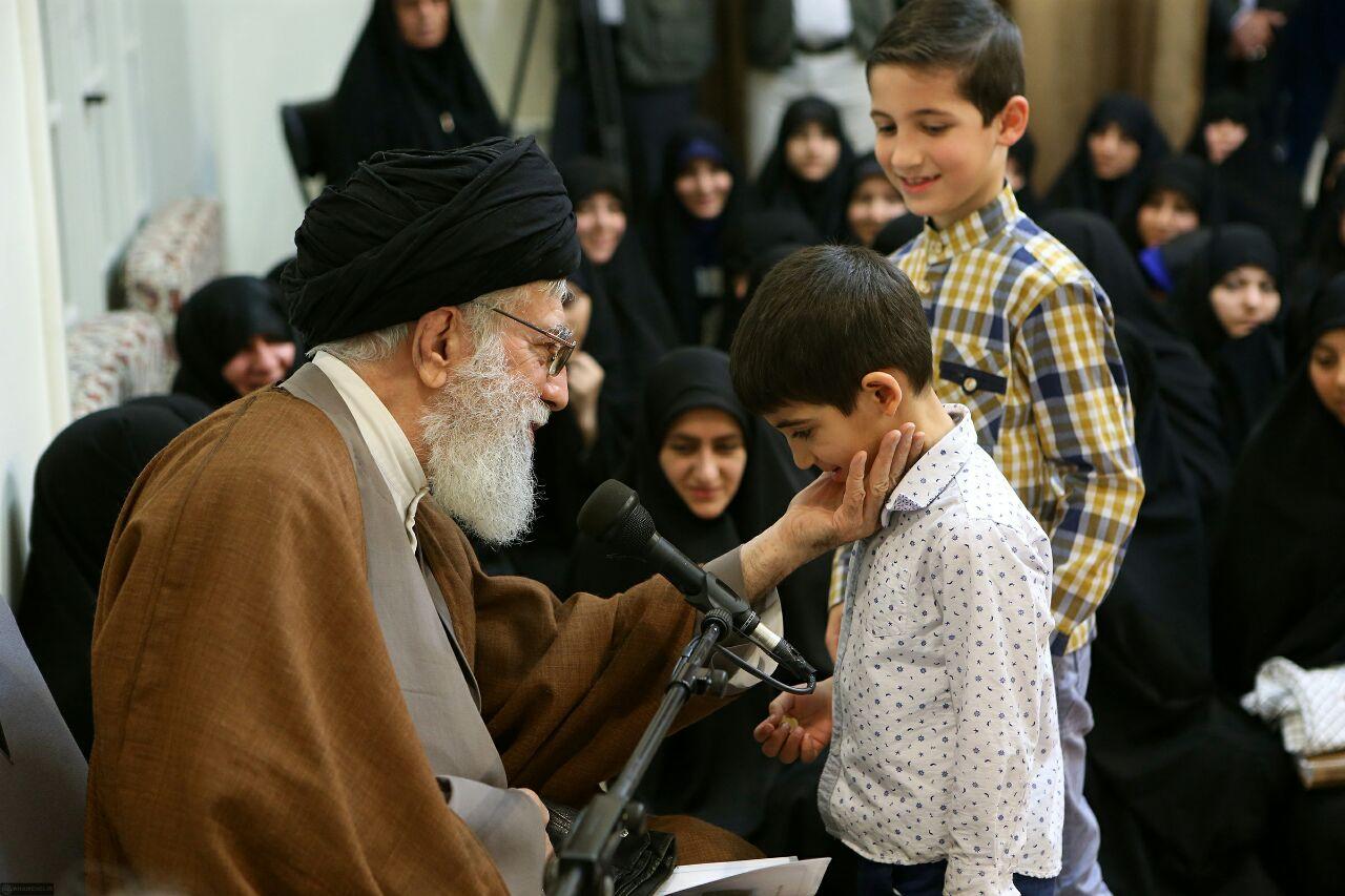 دعای خاص رهبر انقلاب برای فرزندان شهید محمد بلباسی