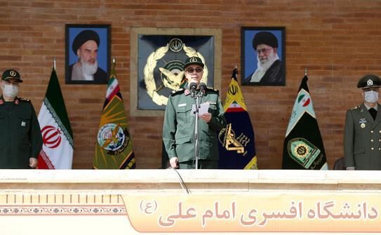 تحرکات نظامی شیطان بزرگ تو خالی است
