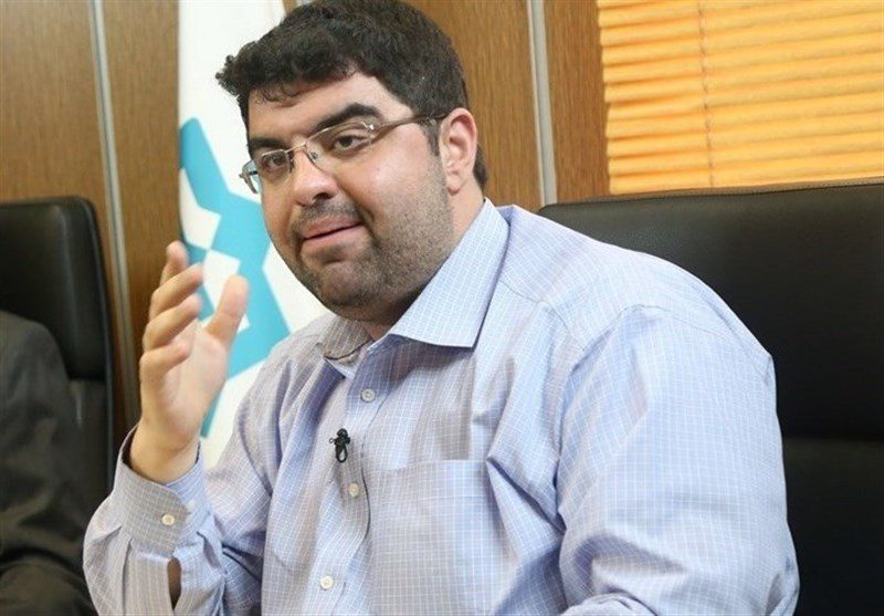 باید بازار ارز را مدیریت کرد نه اینکه گفت قاچاق است و قبولش نداریم/ وقتی بازار، رفتار خردمندانه از حاکمیت ببینند، همراهی می‌کند