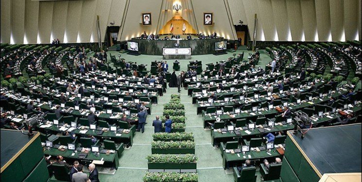 بخش عمده‌ای از مشکلات کشور ربطی به خارج ندارد/ دولتمردان ضعف خود را توجیه می‌کنند!