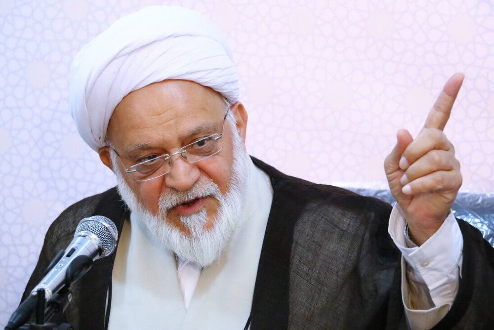 بیشتر ارزهای بازار به اصطلاح آزاد، متعلق به شرکت‌های دولتی است/معامله خودروهای وارداتی بدون اعلام قیمت، باطل است