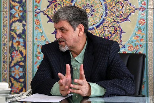 روحانی و لاریجانی مجلس را برای ریاست جمهوری می‌خواهند/ مجلس دهم و دولت روحانی از دلایل کاهش مشارکت در انتخابات مجلس گذشته بودند