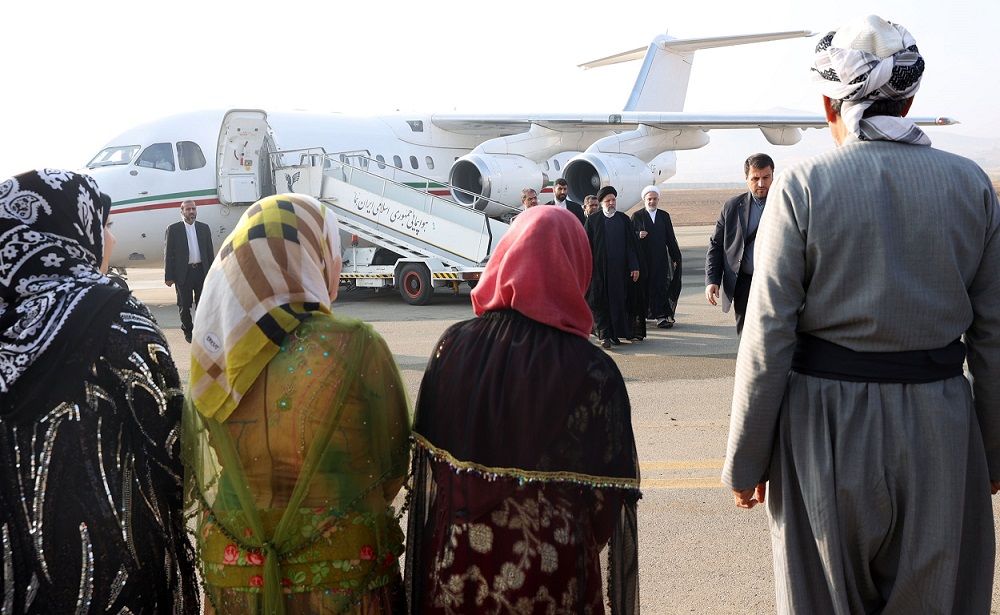 باد به غبغب انداختن اصلاح‌طالبان برای افتتاح نمایشی فرودگاه سقز
