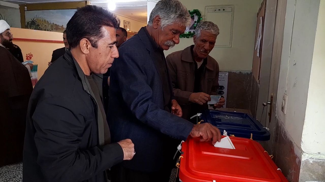 باید برای آشتی دادن بخشی از ملت با حاکمیت کار کرد