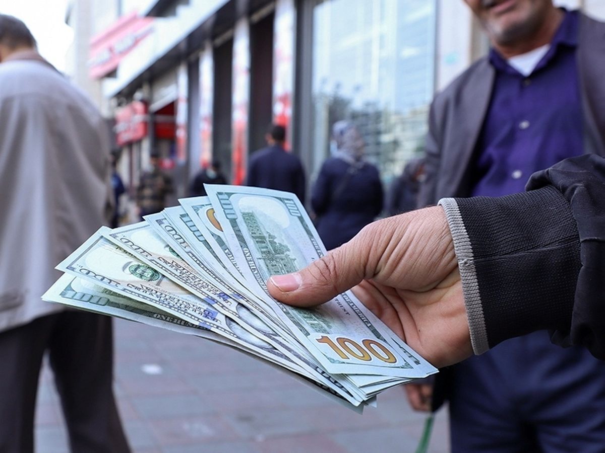 علت نوسان دلار در ایران چه بود؟