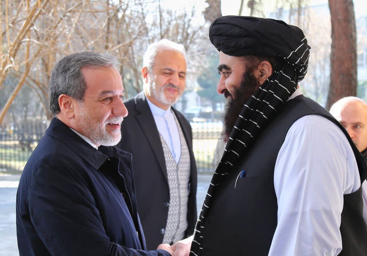 حواشی سفر یک روزه عباس عراقچی به افغانستان
