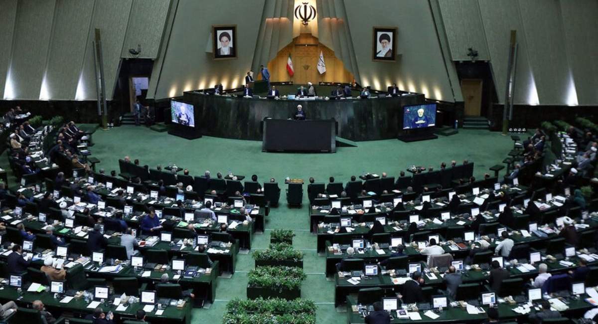 مجلس با فوریت لایحه تغییر ساعت رسمی کشور مخالفت کرد