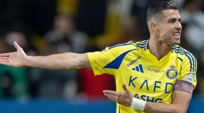 عصبانیت رونالدو از پیولی: چه وقت تعویض بود!