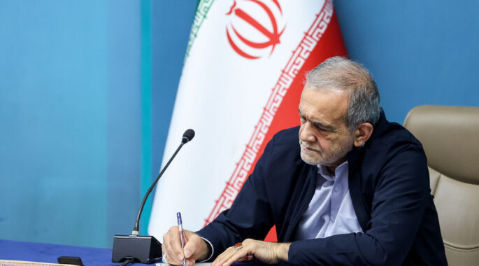 پزشکیان قهرمانی‌های تیم المپیک دانش‌آموزی را تبریک گفت