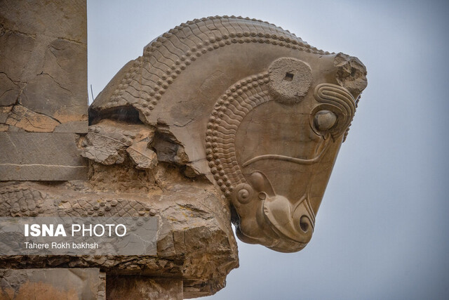 رونمایی از ۸ طرح حفاظت و مرمت در تخت جمشید