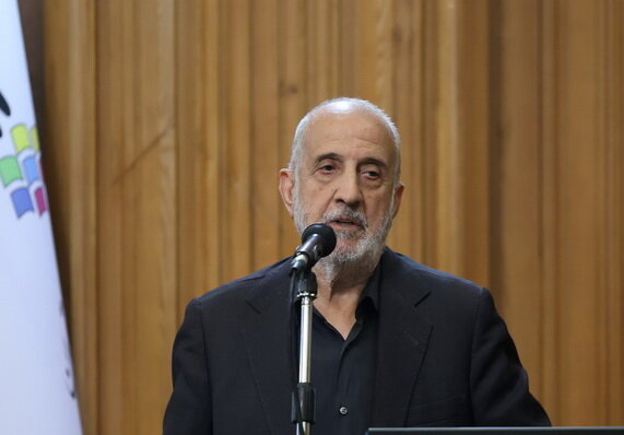 سبک‌سازی درختان خشک و آفت زده‌ پایتخت
