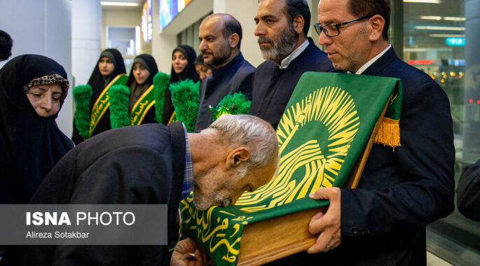 عکس/بدرقه نخستین گروه از زائران حج 1404