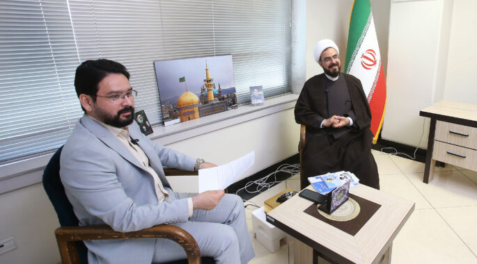 فیلم کامل گفتگوی مهدی پناهی و حجت الاسلام و المسلمین احمد صالحی/ ناگفته‌هایی از جزئیات زندگی شخصی شهید رئیسی