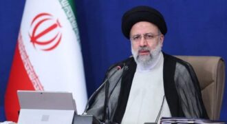 پاسخ سعید لیلاز به هتاکانی که میگویند رئیسی اقتصاد بلد نبود!/ در حوزه اقتصاد، عملکرد رئیسی موفق‌تر از آنی بود که تصور می‌شد