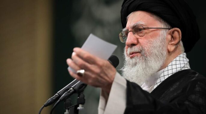 وقتی رهبرانقلاب از طرف ملت‌های منطقه پاسخ تحقیر ترامپ را دادند