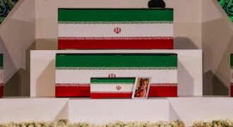 داغ بی‌تسلی در تشییع خامنه‌ای شهید
