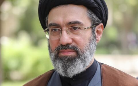 رهبر انقلاب: مصوبات مجلس معطوف به امیدآفرینی و آینده‌سازی کشور باشد